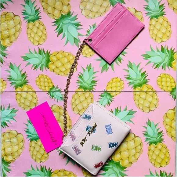 🆕 Betsey Johnson Gummy Bear Wallet With Card Holder Blush NWT🧸 - Picture 3 of 7